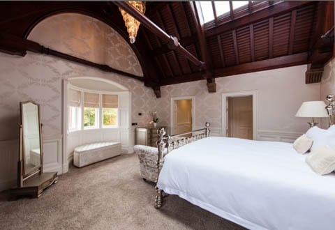 Luxury hotel site celebrates 400 per cent growth in second year of business